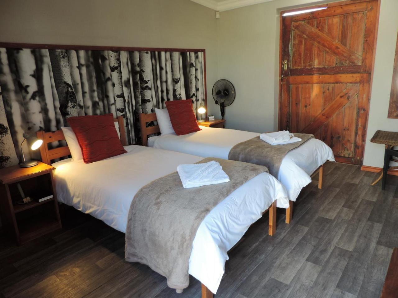 Teri-Lemveli Lodge Beaufort West Exteriér fotografie