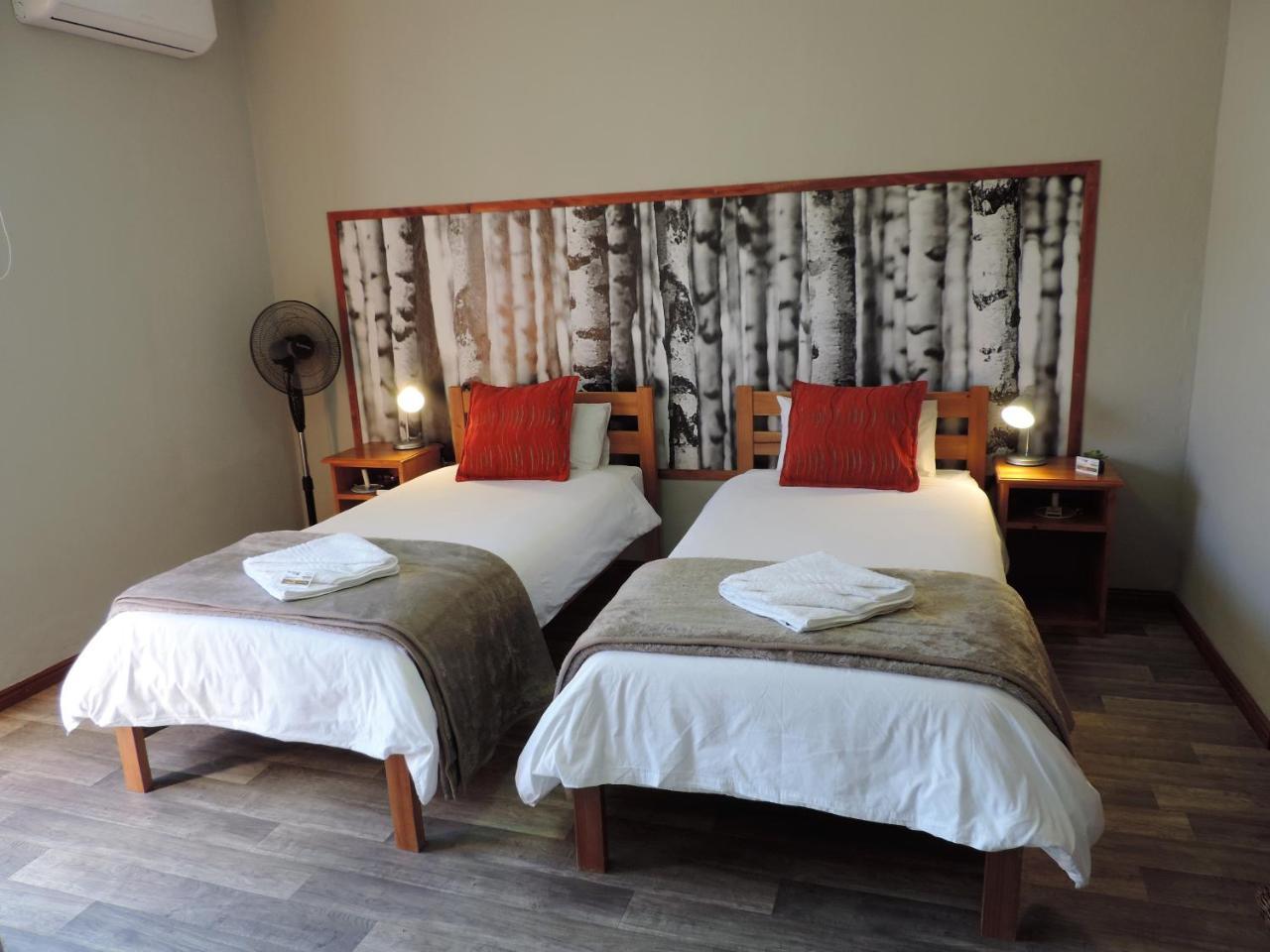 Teri-Lemveli Lodge Beaufort West Exteriér fotografie