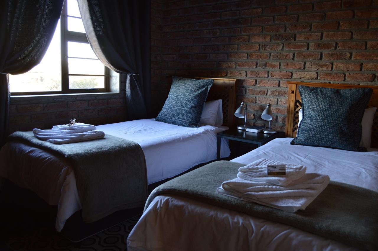 Teri-Lemveli Lodge Beaufort West Exteriér fotografie